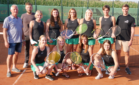 Foto Tennis Sponsoren Fa. Nußbaumer und Fa. WederNoch für Outfit 31.08.19